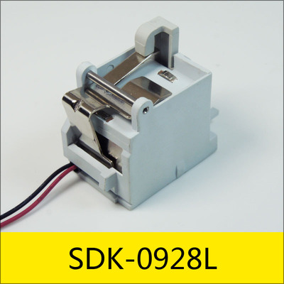单保持电磁铁SDK-0928L系列，型号：SDK-0928L-B2.4，应用：漏电保护开关，44.8*27.5*45mm，电压：DC2.5V，电流：1.04A，电阻：2.4Ω，功率：2.6W