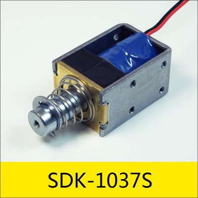 单保持电磁铁SDK-1037S系列，型号：SDK-1037S-24A32，应用：考勤打卡机，大小：36.8*26*20mm，电压：DC24V，电流：0.75A，电阻：32Ω，功率：18W